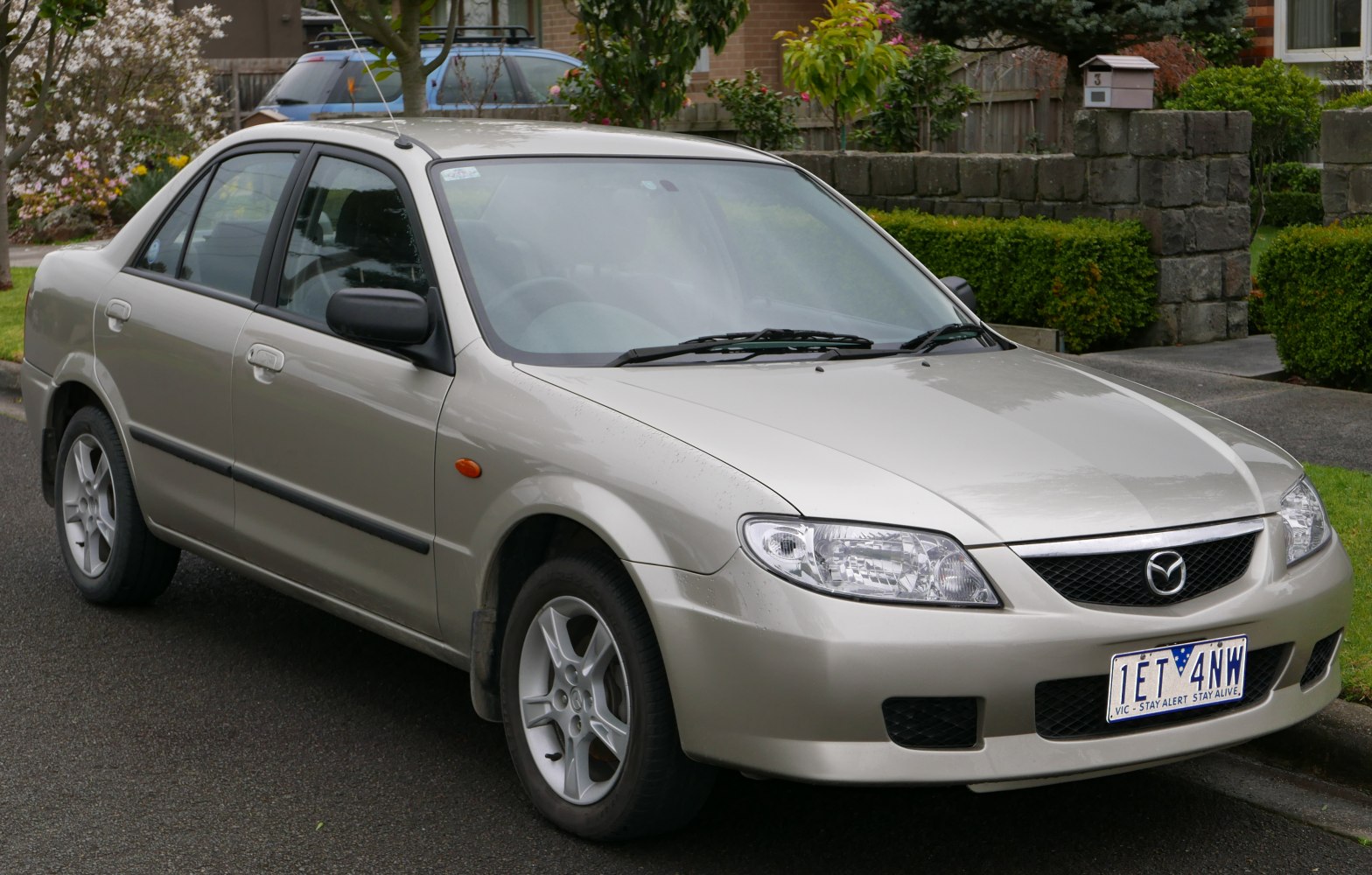 Mazda 323 1.6 i 16V (98 Hp)