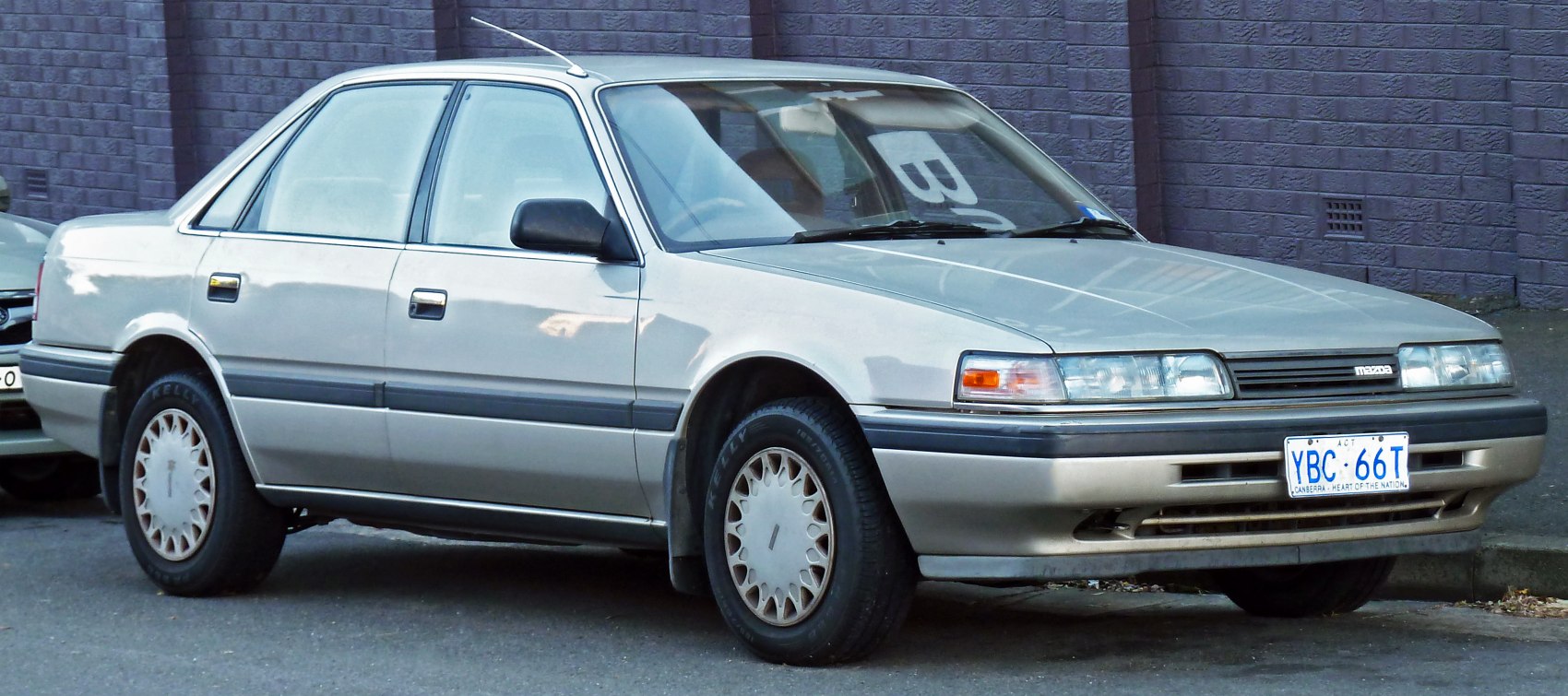 Mazda 626 2.2 12V (115 Hp)