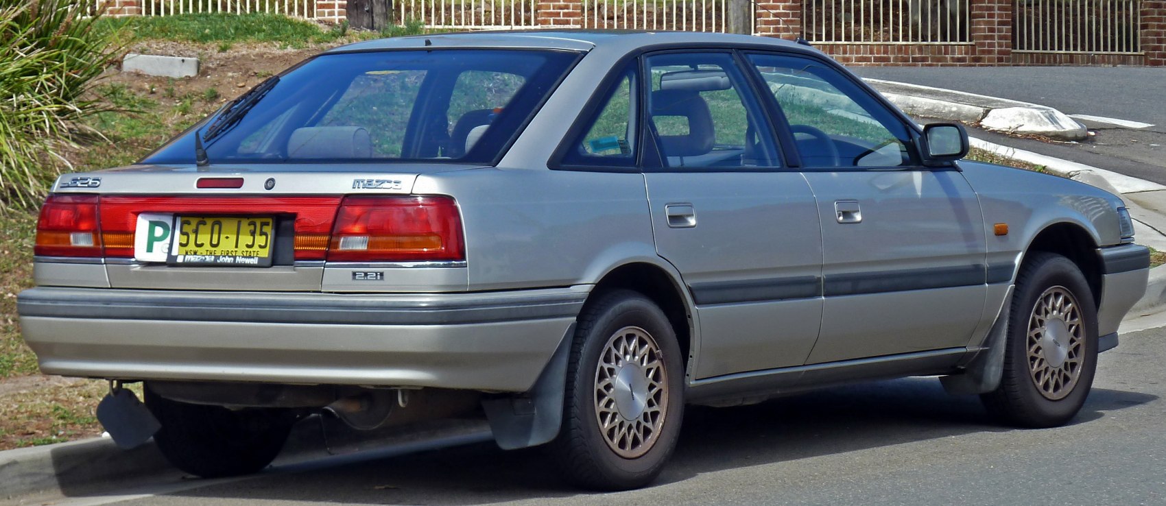 Mazda 626 2.2 12V (115 Hp)