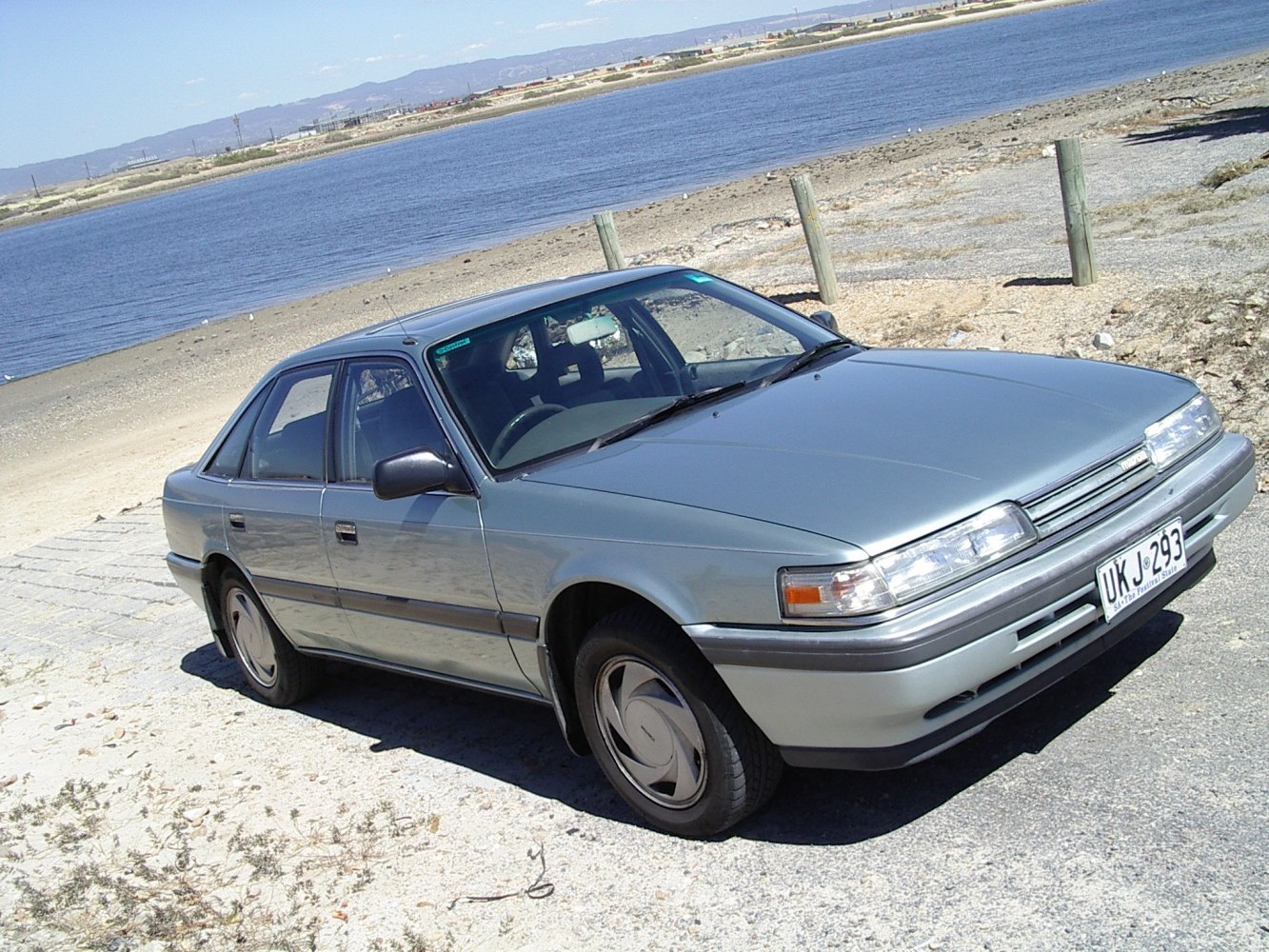 Mazda 626 2.0 (90 Hp)