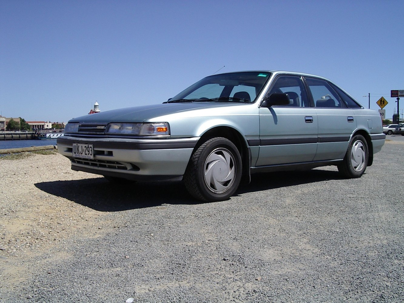 Mazda 626 2.0 D (60 Hp)