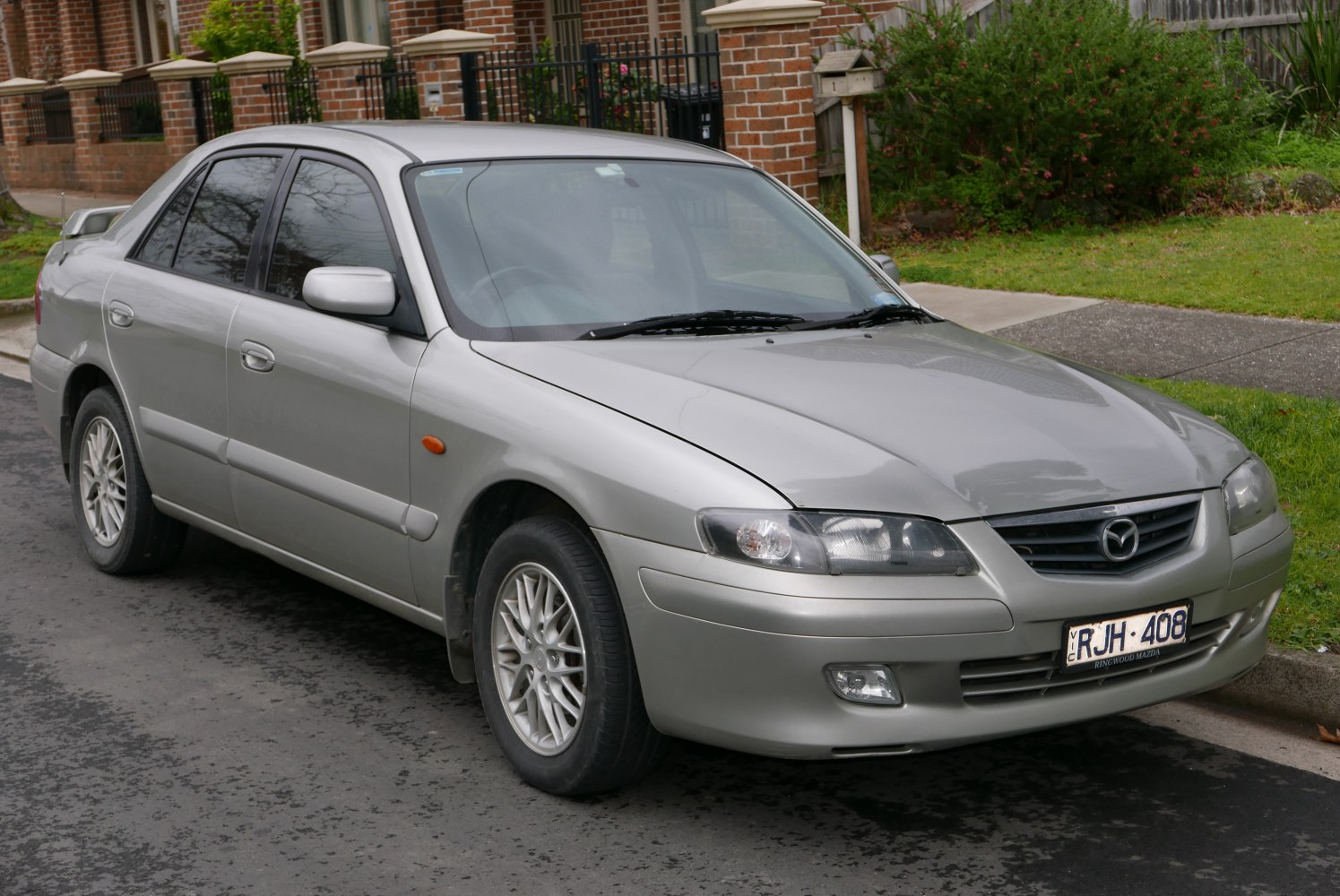 Mazda 626 2.5 V6 (167 Hp)