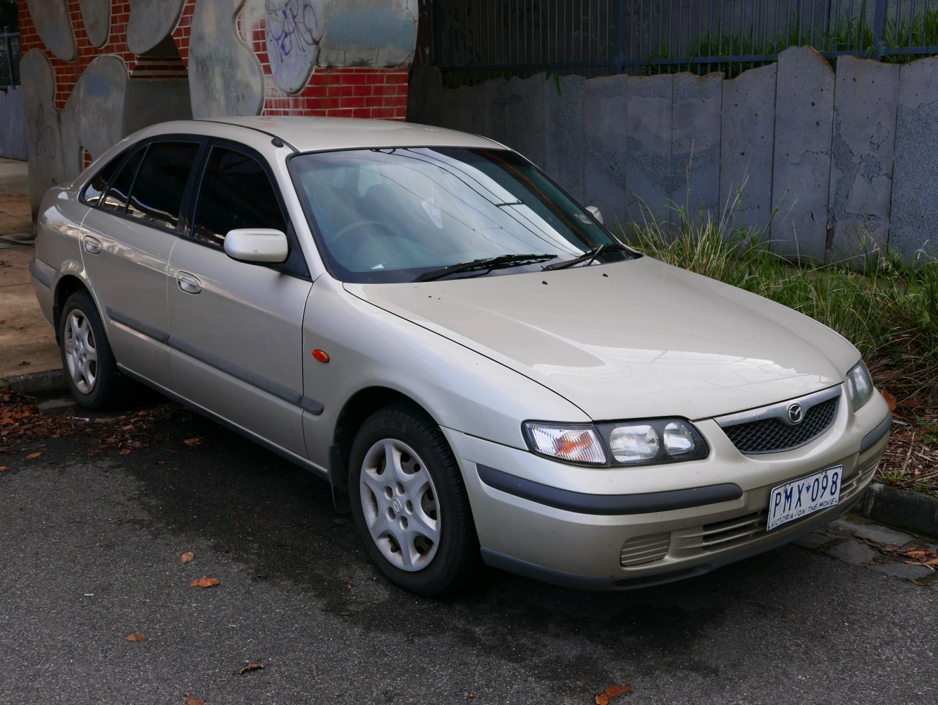 Mazda 626 2.0 (115 Hp)