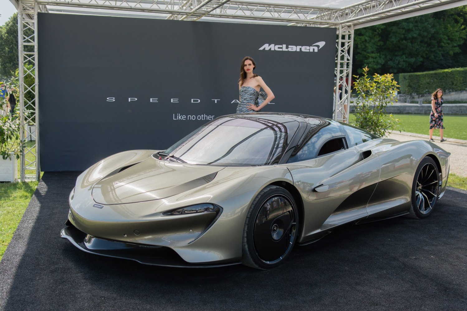 McLaren Speedtail 4.0 V8 (1070 Hp) Plug-in hybrid