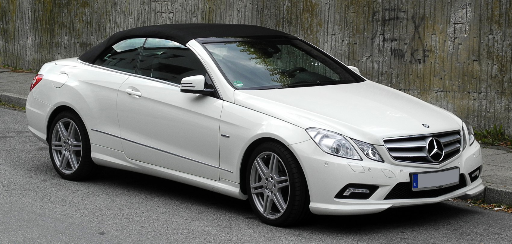 Mercedes-Benz E-class E 500 (382 Hp)