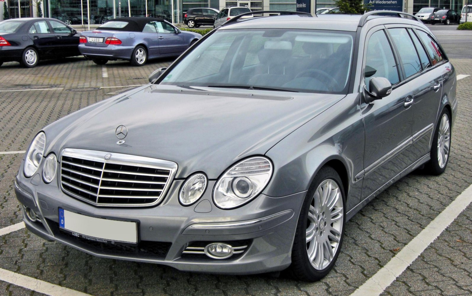 Mercedes-Benz E-class E 500 V8 (388 Hp) 7G-TRONIC