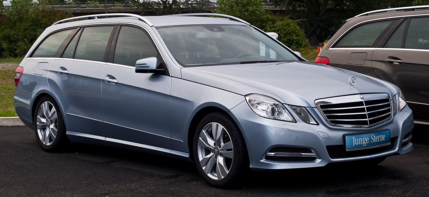 Mercedes-Benz E-class E 500 BlueEFFICIENCY (408 Hp) 7G-TRONIC PLUS