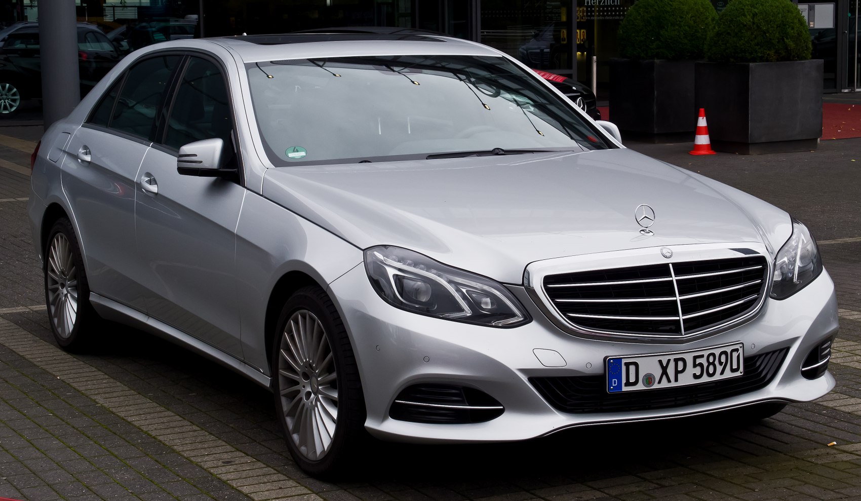 Mercedes-Benz E-class E 500 (408 Hp) 4MATIC G-TRONIC