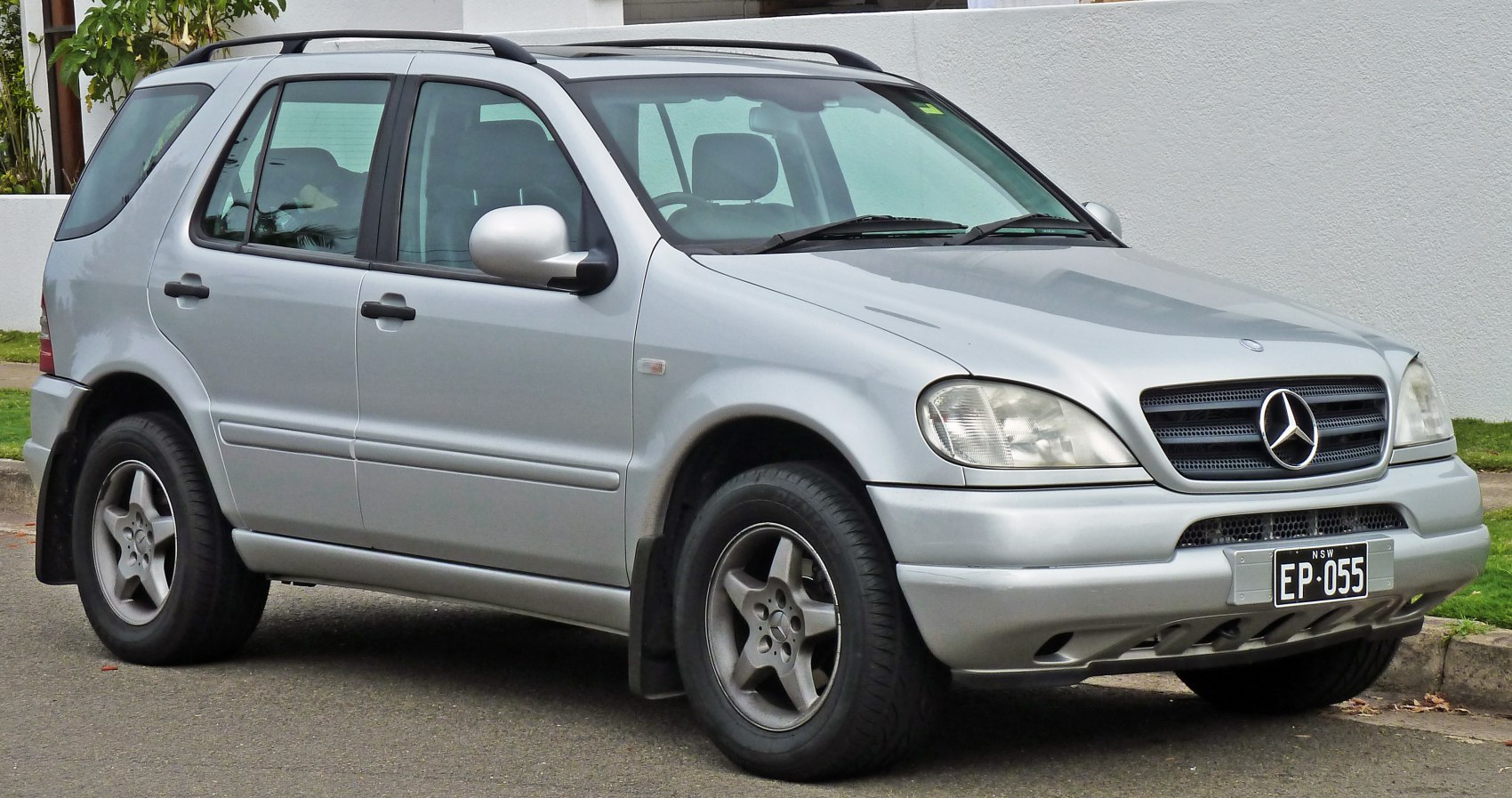 Mercedes-Benz M-class ML 430 V8 (272 Hp)