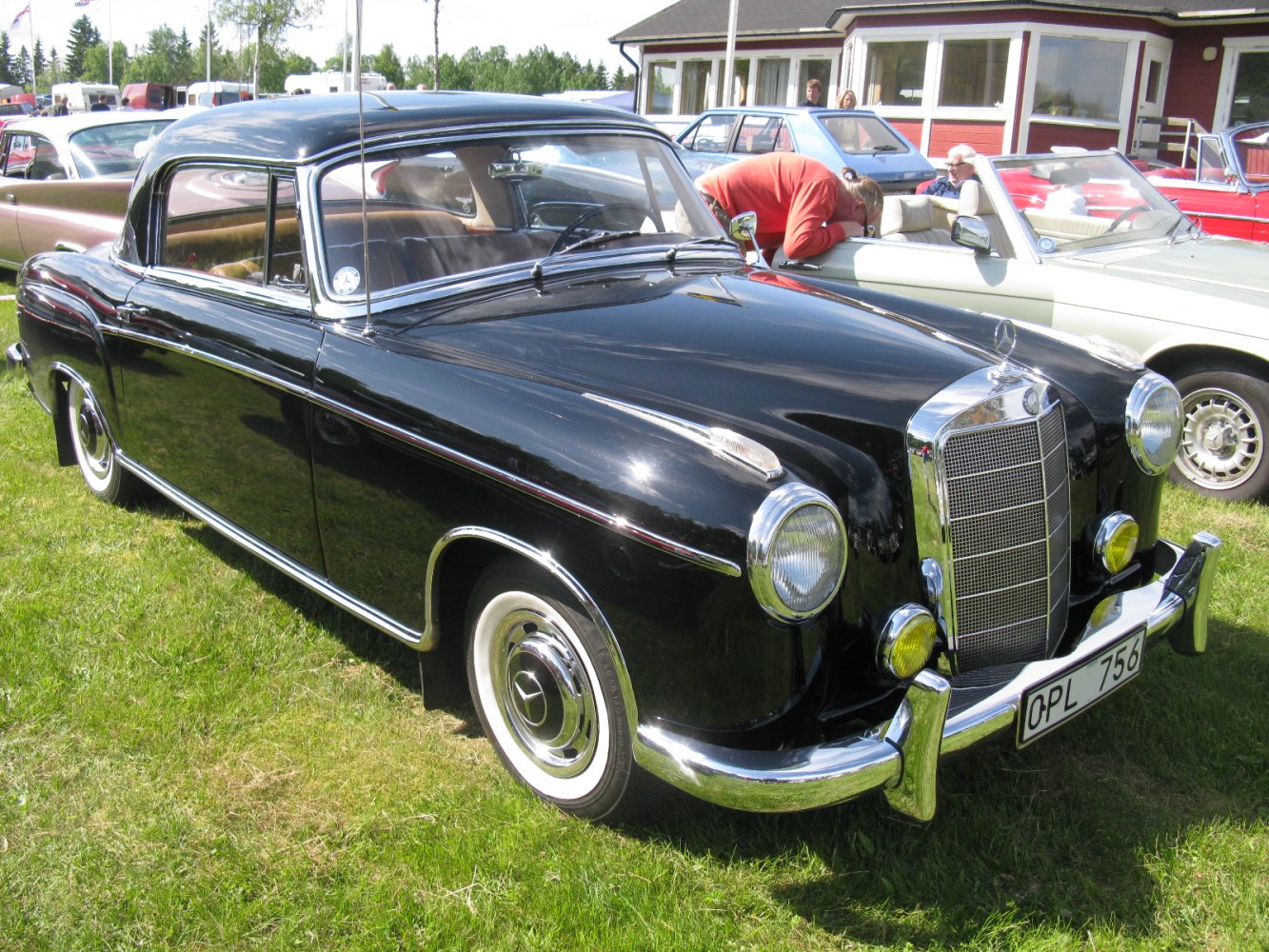 Mercedes-Benz Ponton 220 S (106 Hp)