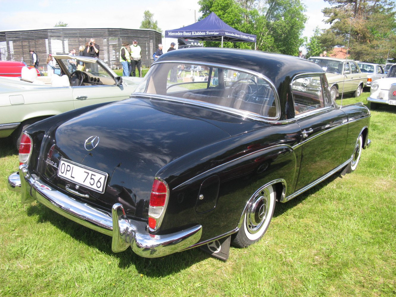 Mercedes-Benz Ponton 220 S (100 Hp)