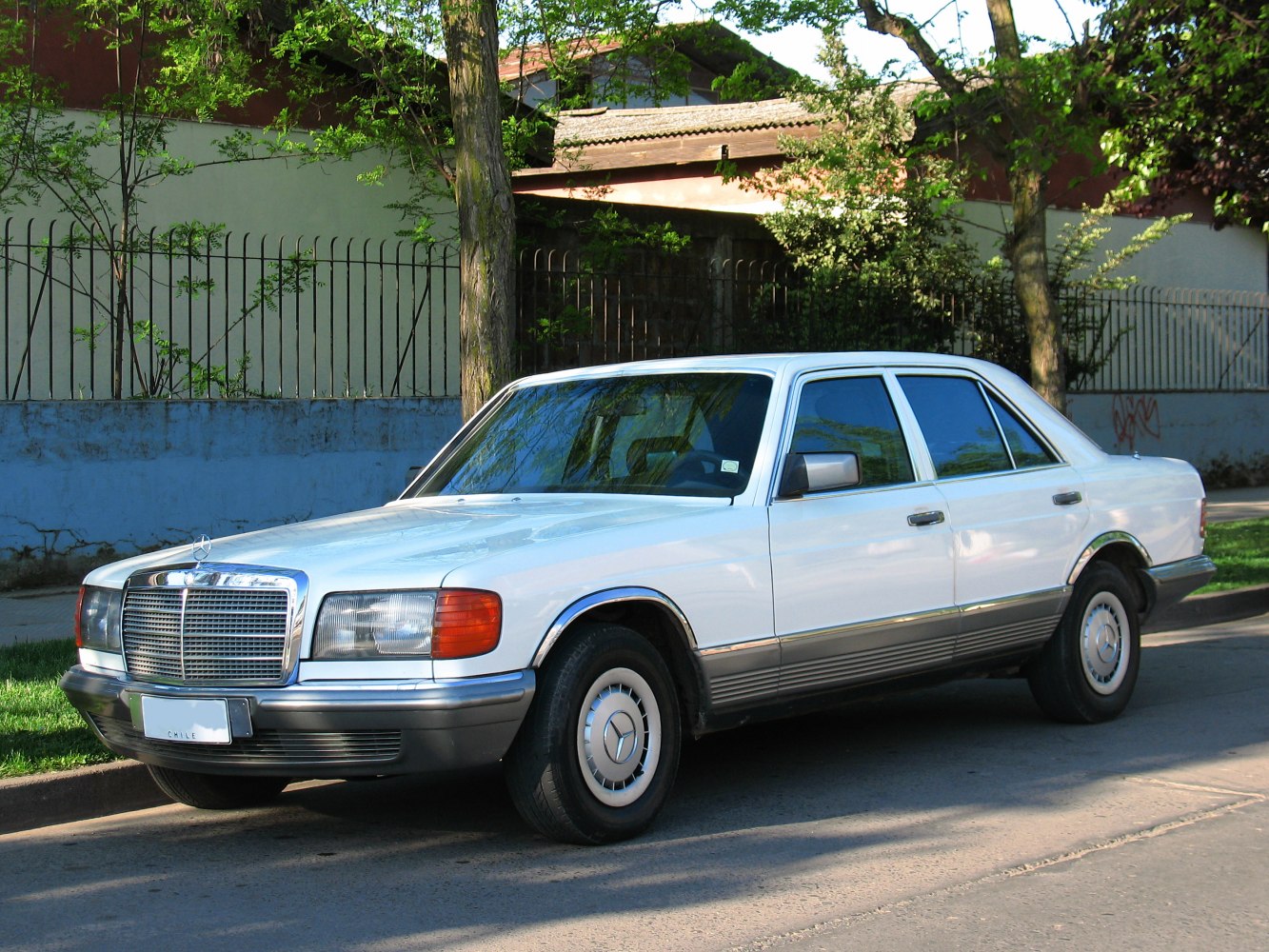 Mercedes-Benz S-class 280 SE (185 Hp)