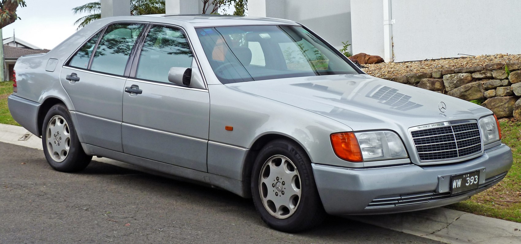 Mercedes-Benz S-class 300 SE (231 Hp) Automatic 5-speed