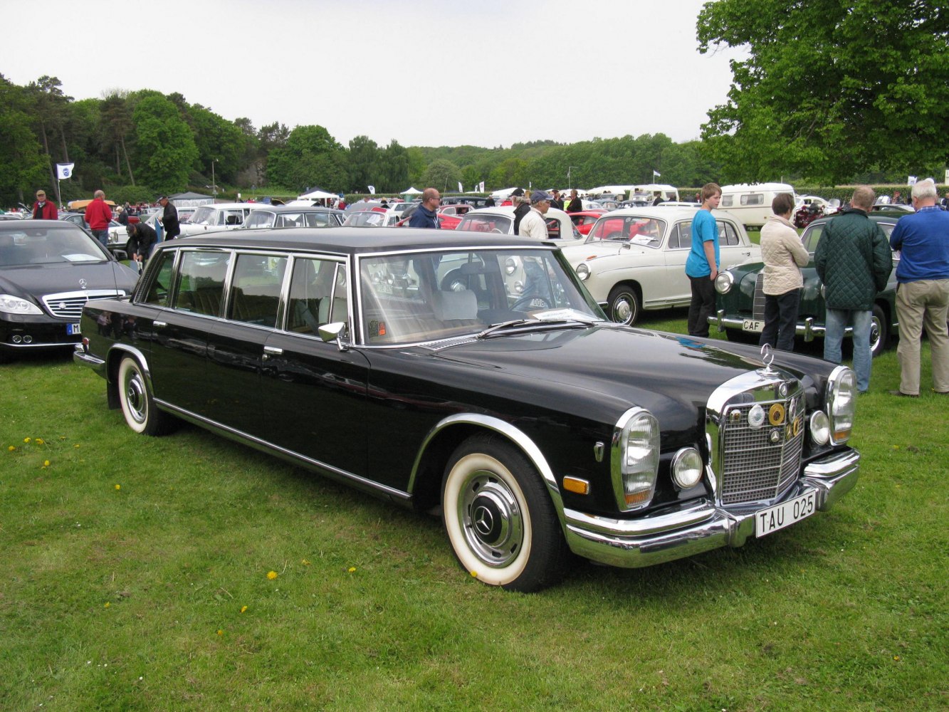 Mercedes-Benz W100 600 V8 (250 Hp) Automatic