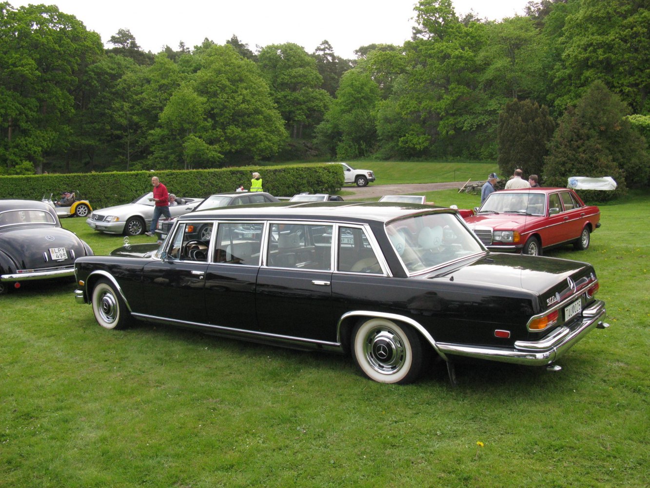 Mercedes-Benz W100 600 V8 (250 Hp) Automatic