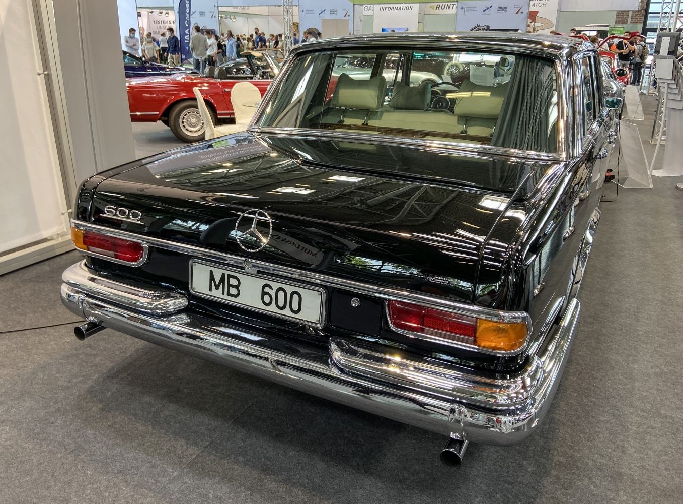 Mercedes-Benz W100 600 V8 (250 Hp) Automatic