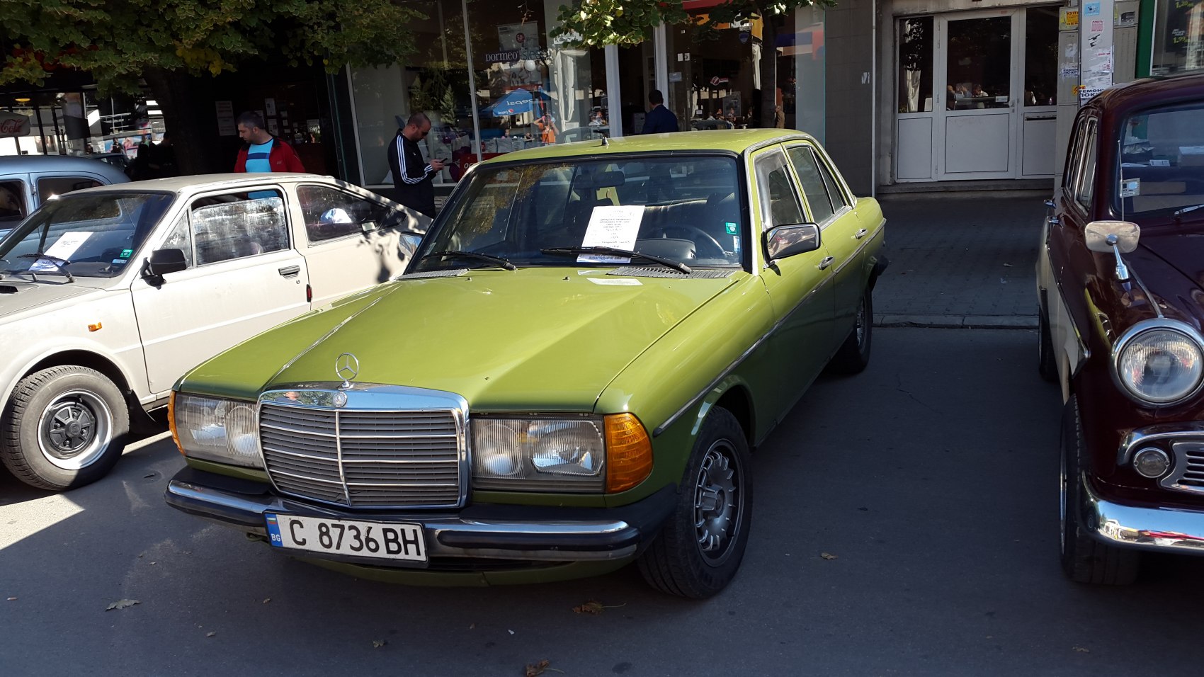 Mercedes-Benz W123 240 D (65 Hp)