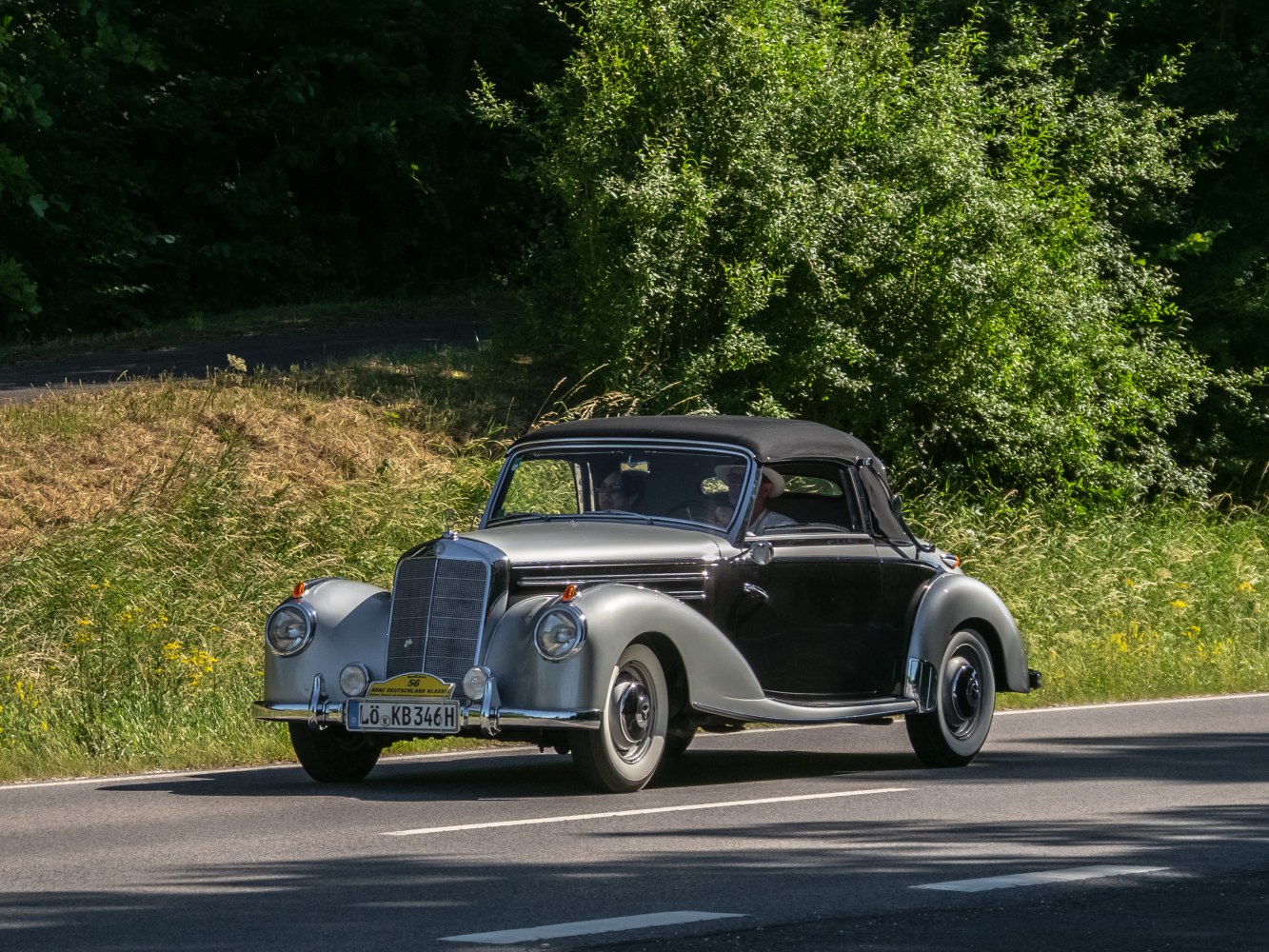 Mercedes-Benz W187 220 (80 Hp)