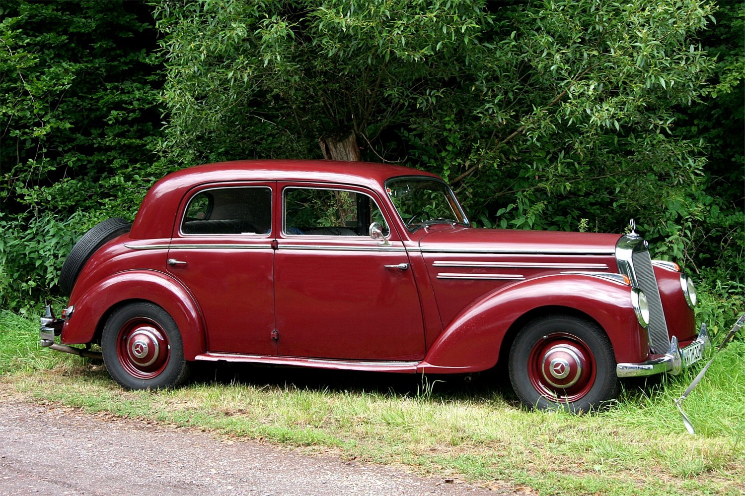 Mercedes-Benz W187 220 (80 Hp)