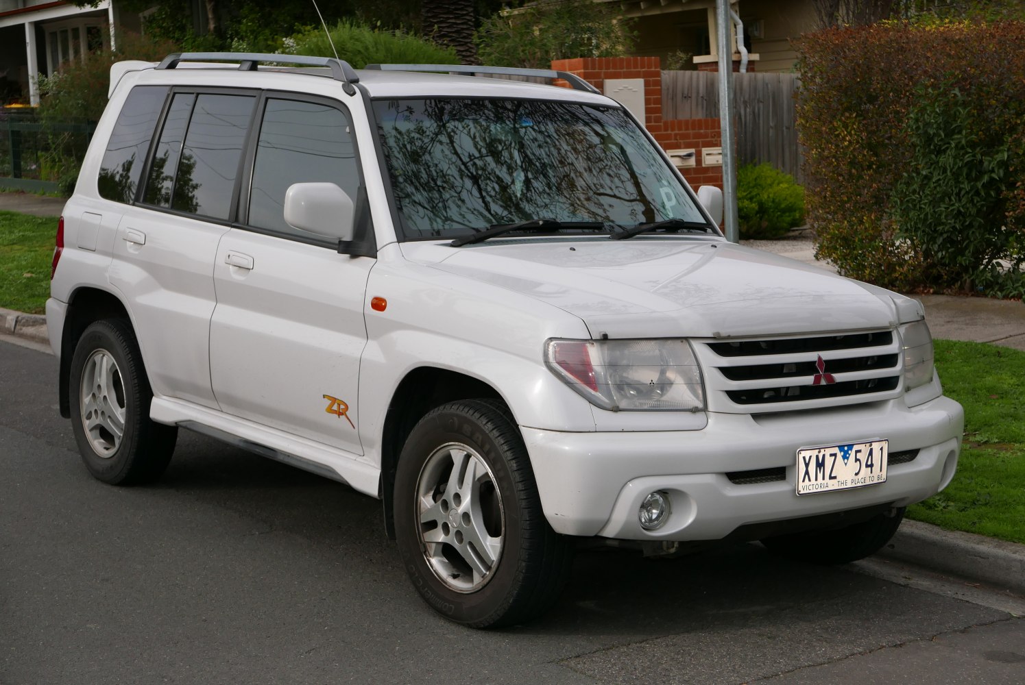 Mitsubishi Pajero 1.8 i 16V GDI 4WD (5 dr) (160 Hp)