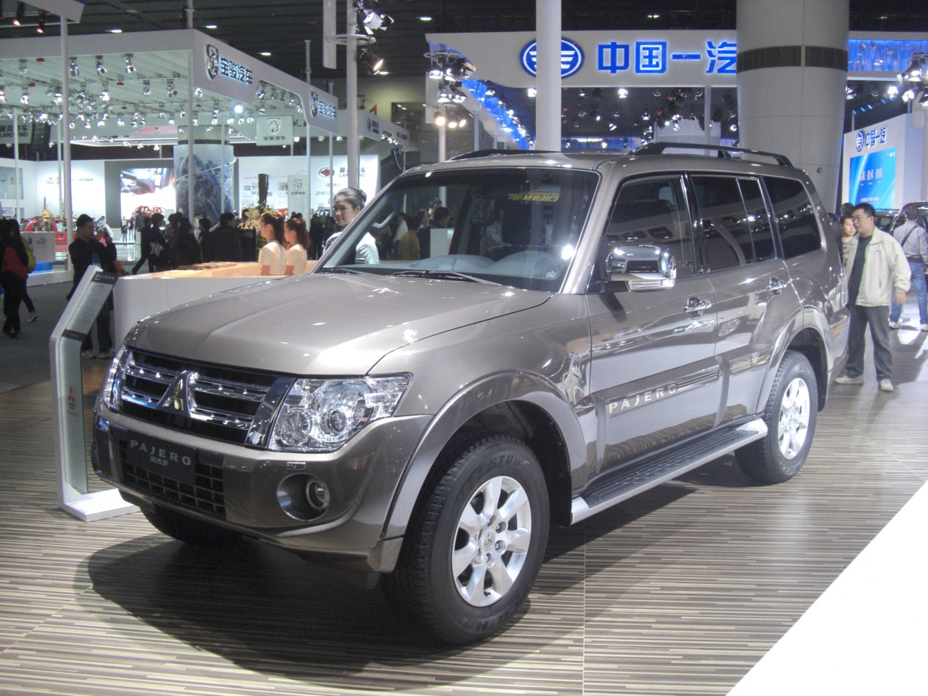 Mitsubishi Pajero 3.2 DI-DC (197 Hp) 4x4 2 Seat