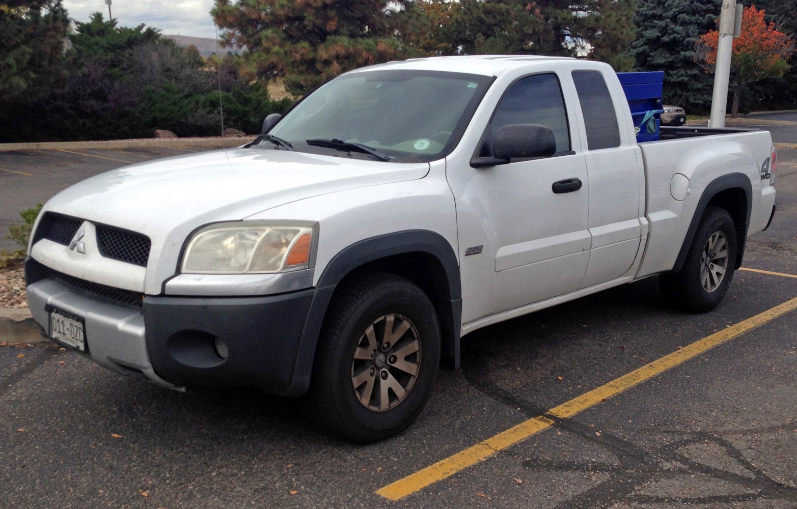 Mitsubishi Raider 3.7 LS V6 (210 Hp)