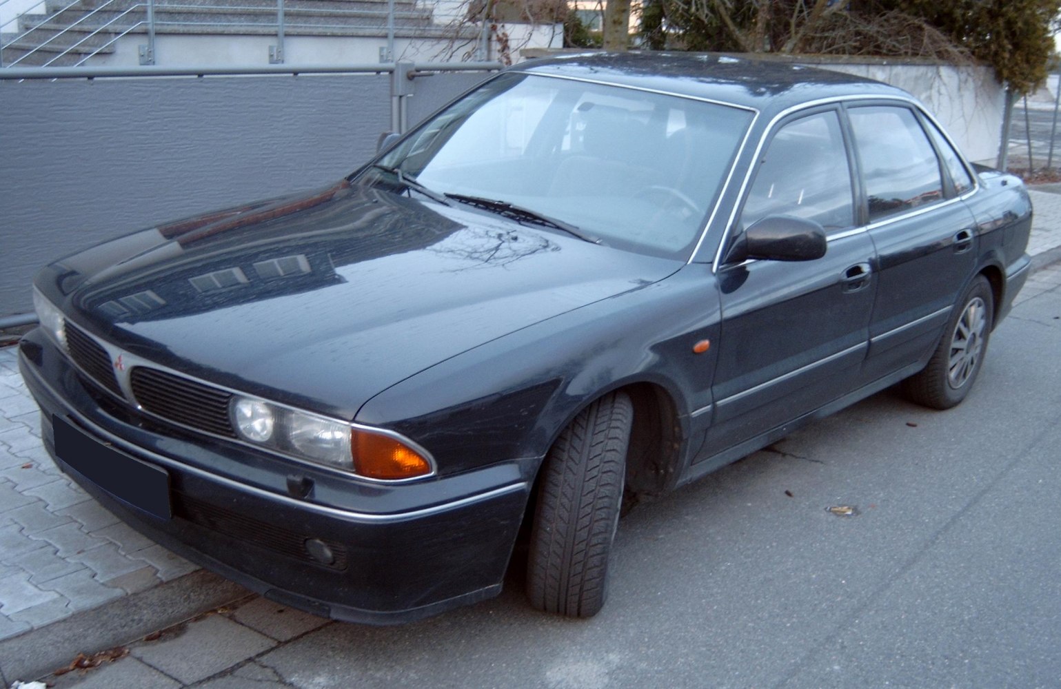 Mitsubishi Sigma 3.0 V6 (205 Hp) Automatic