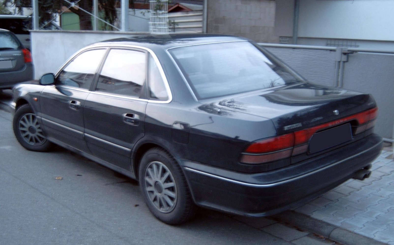 Mitsubishi Sigma 3.0 V6 (205 Hp) Automatic