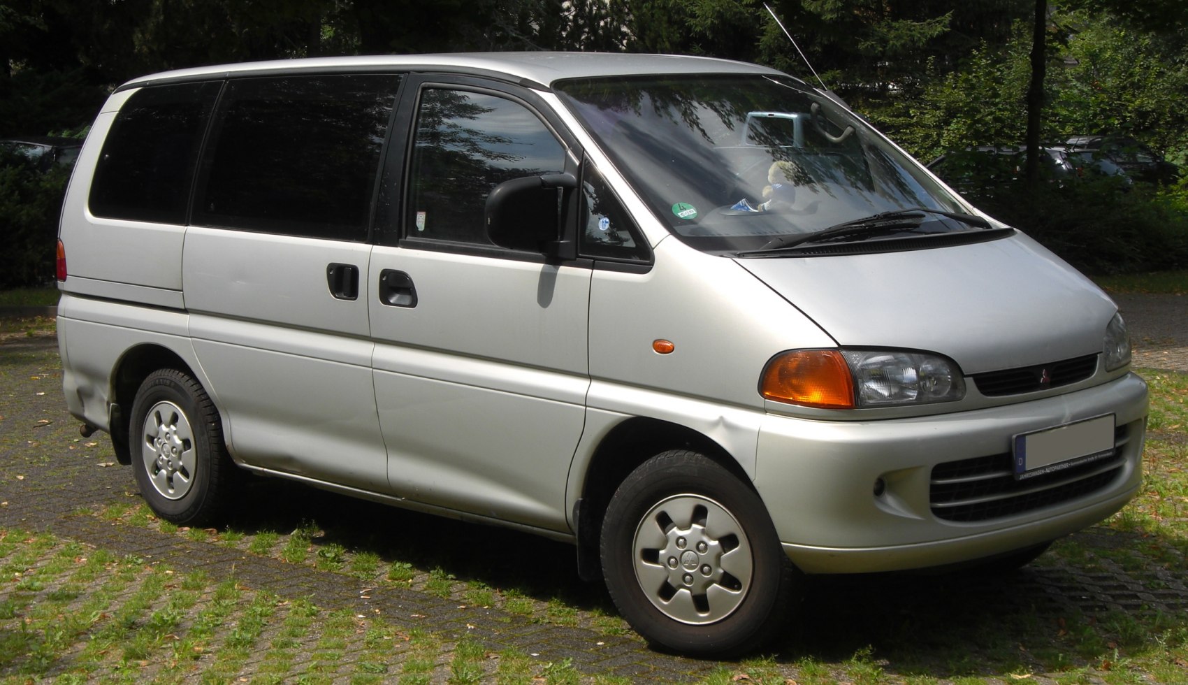 Mitsubishi Space Gear 2.8 TDI 4WD X (125 Hp)