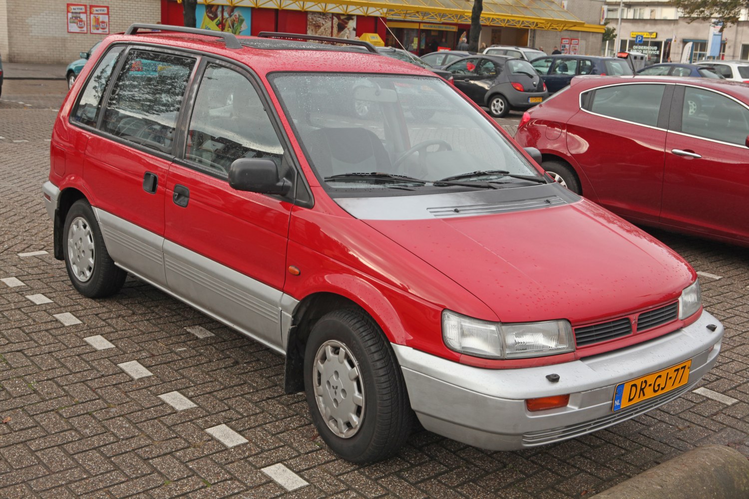 Mitsubishi Space Runner 1.8 4x4 (N21W) (122 Hp)