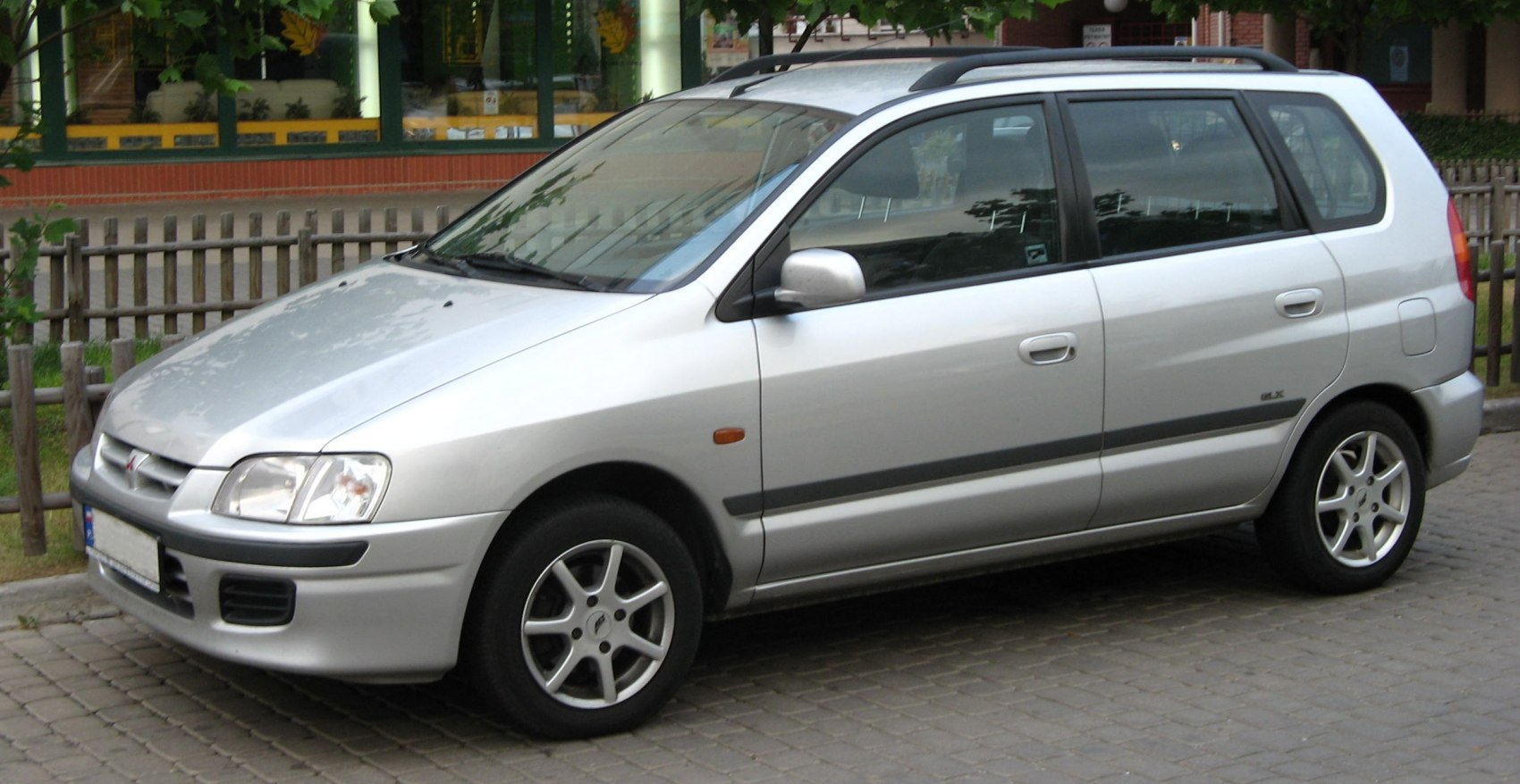 Mitsubishi Space Star 1.6 (98 Hp) Automatic