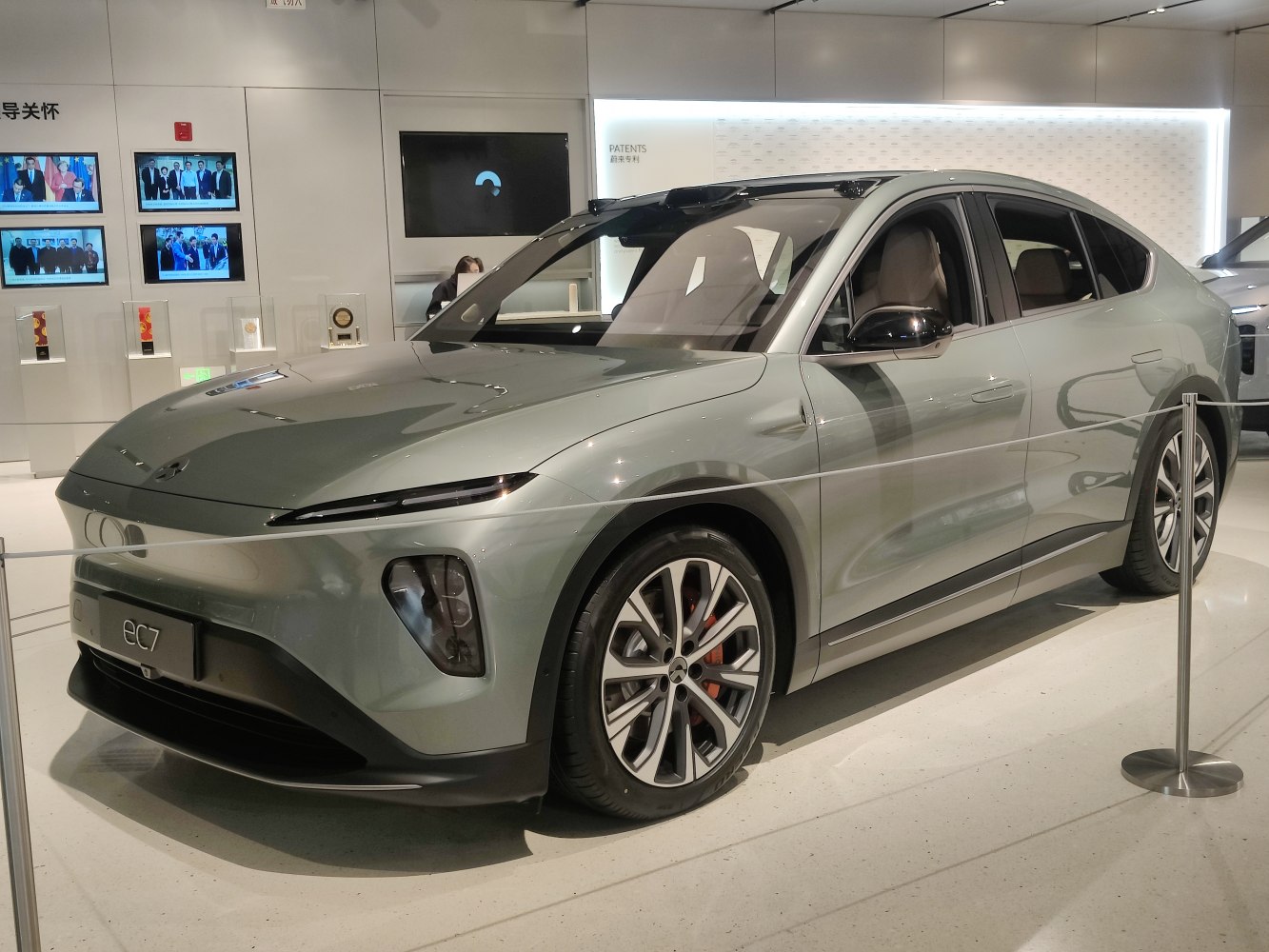 NIO EC7