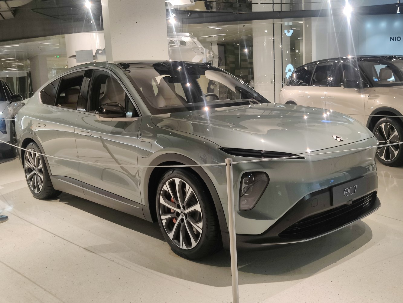 NIO EC7 Long Range 100 kWh (653 Hp) i4WD Electric