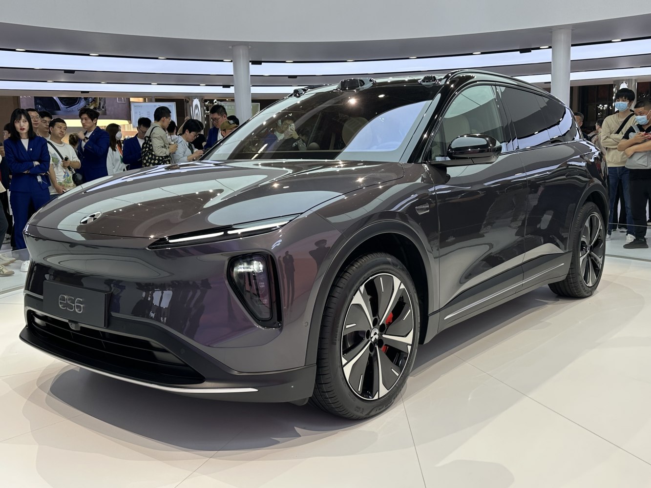 NIO ES6