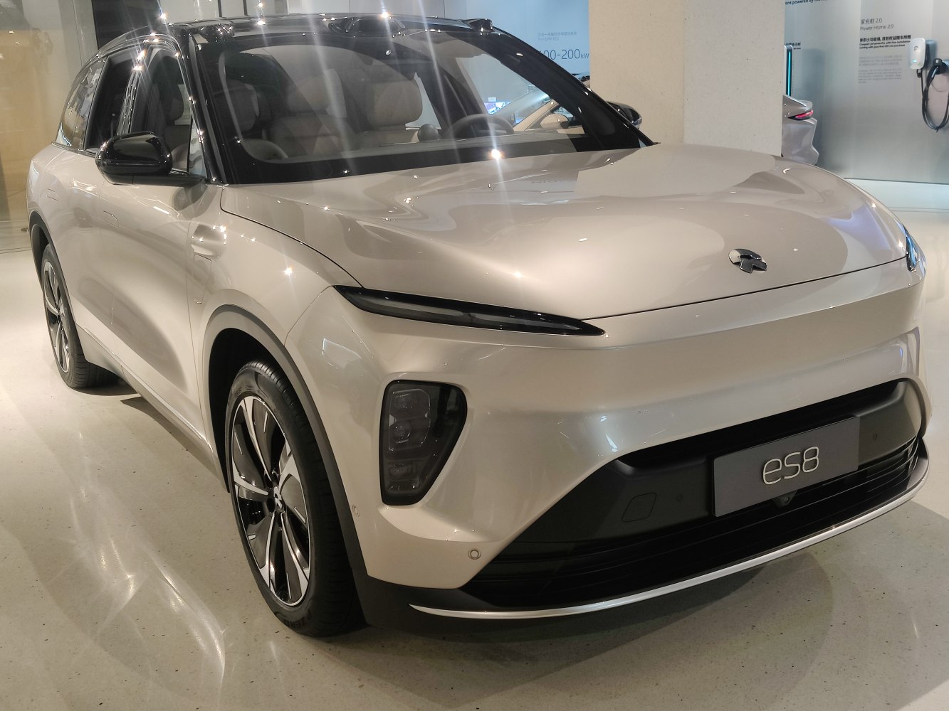 NIO ES8 Ultra Long Range 150 kWh (653 Hp) i4WD Electric