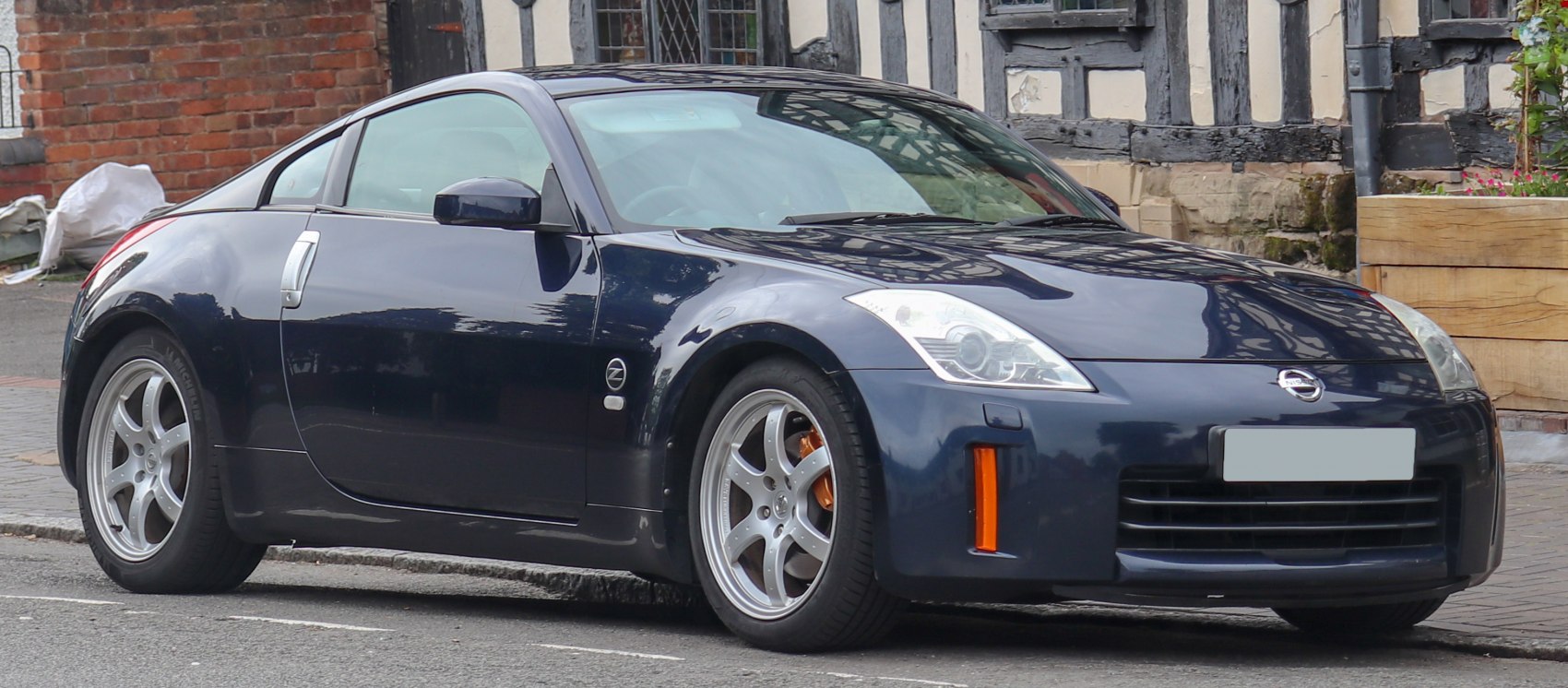 Nissan 350Z 3.5i V6 24V (300 Hp)