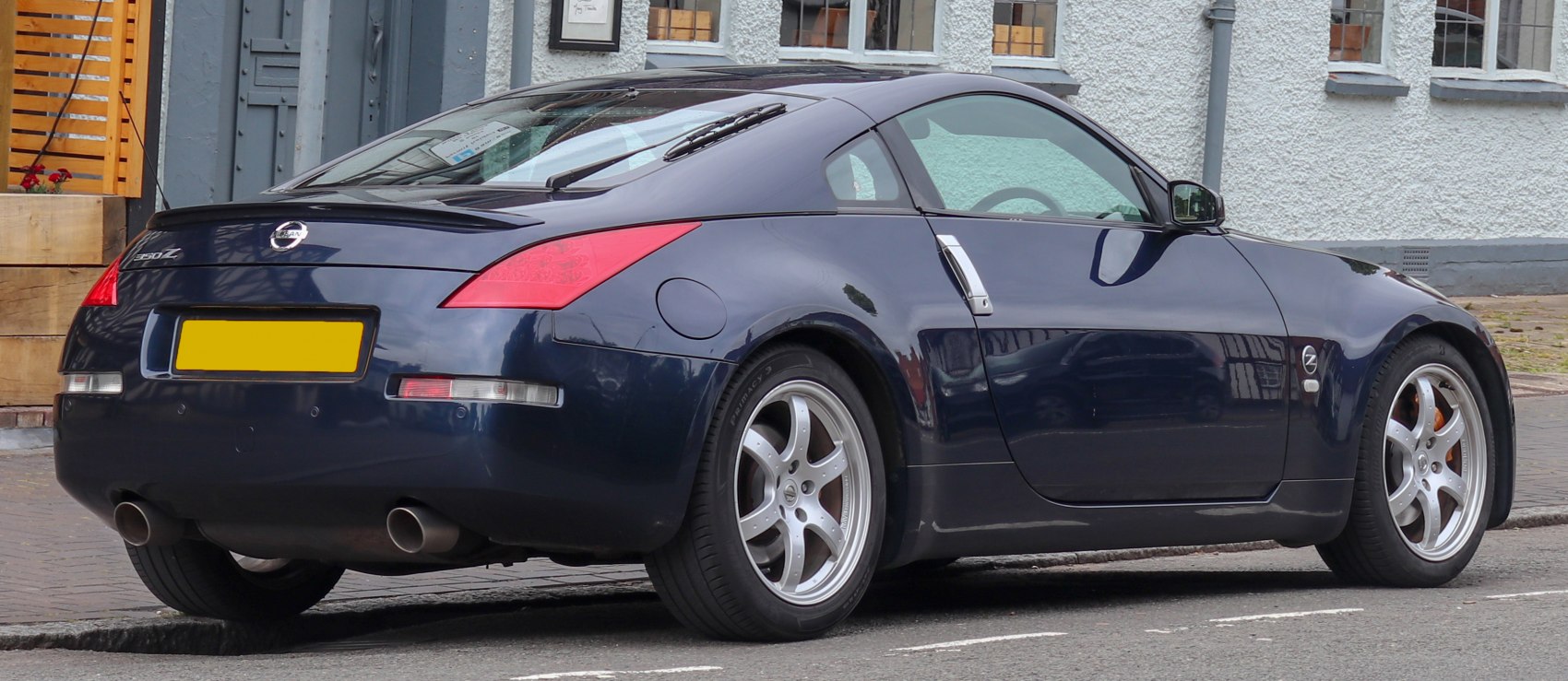 Nissan 350Z 3.5i V6 24V (300 Hp)