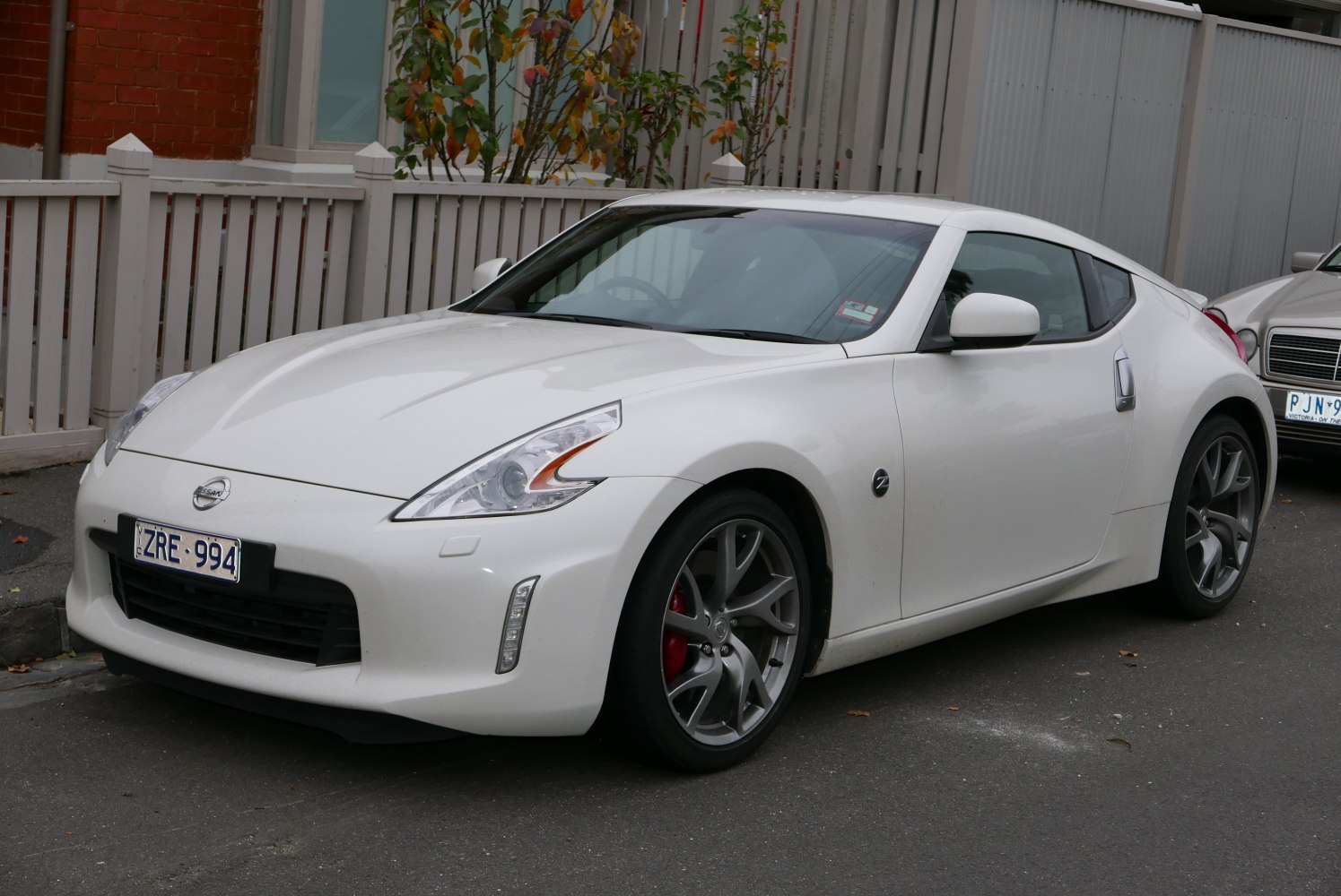 Nissan 370Z 3.7 V6 (328 Hp) Automatic