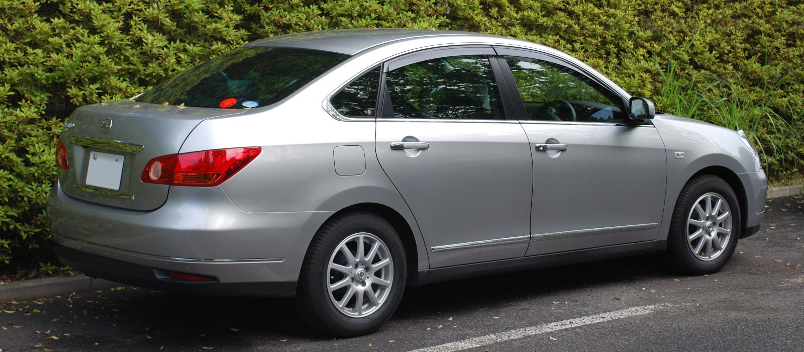 Nissan Bluebird 1.5i (109 Hp) Automatic