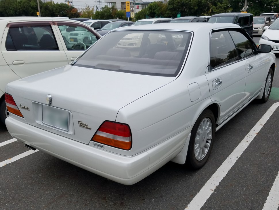 Nissan Cedric 2.0i V6 (125 Hp) Automatic