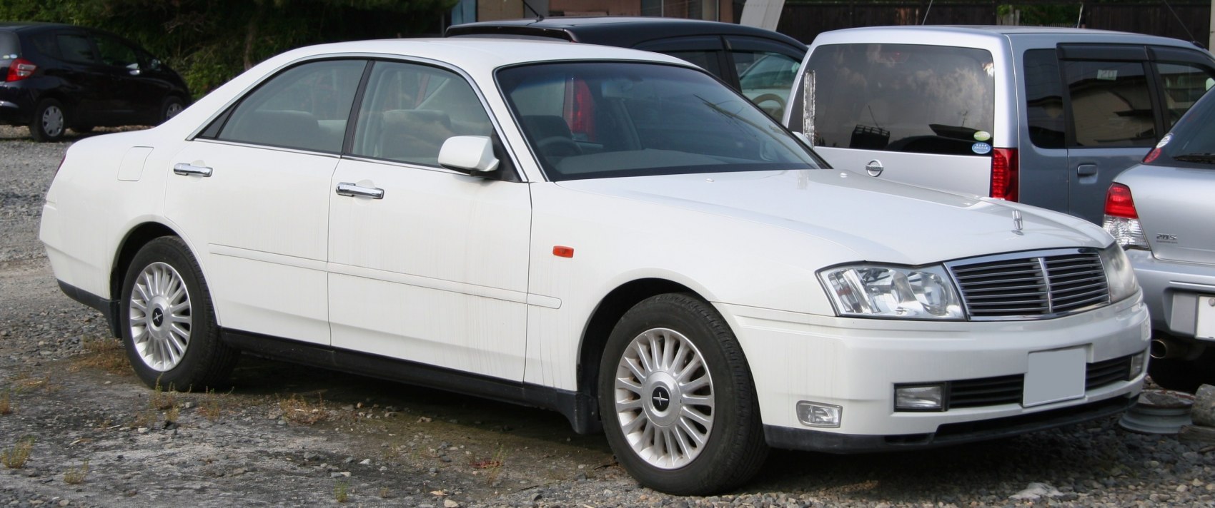 Nissan Cedric 3.0i V6 (240 Hp) Automatic