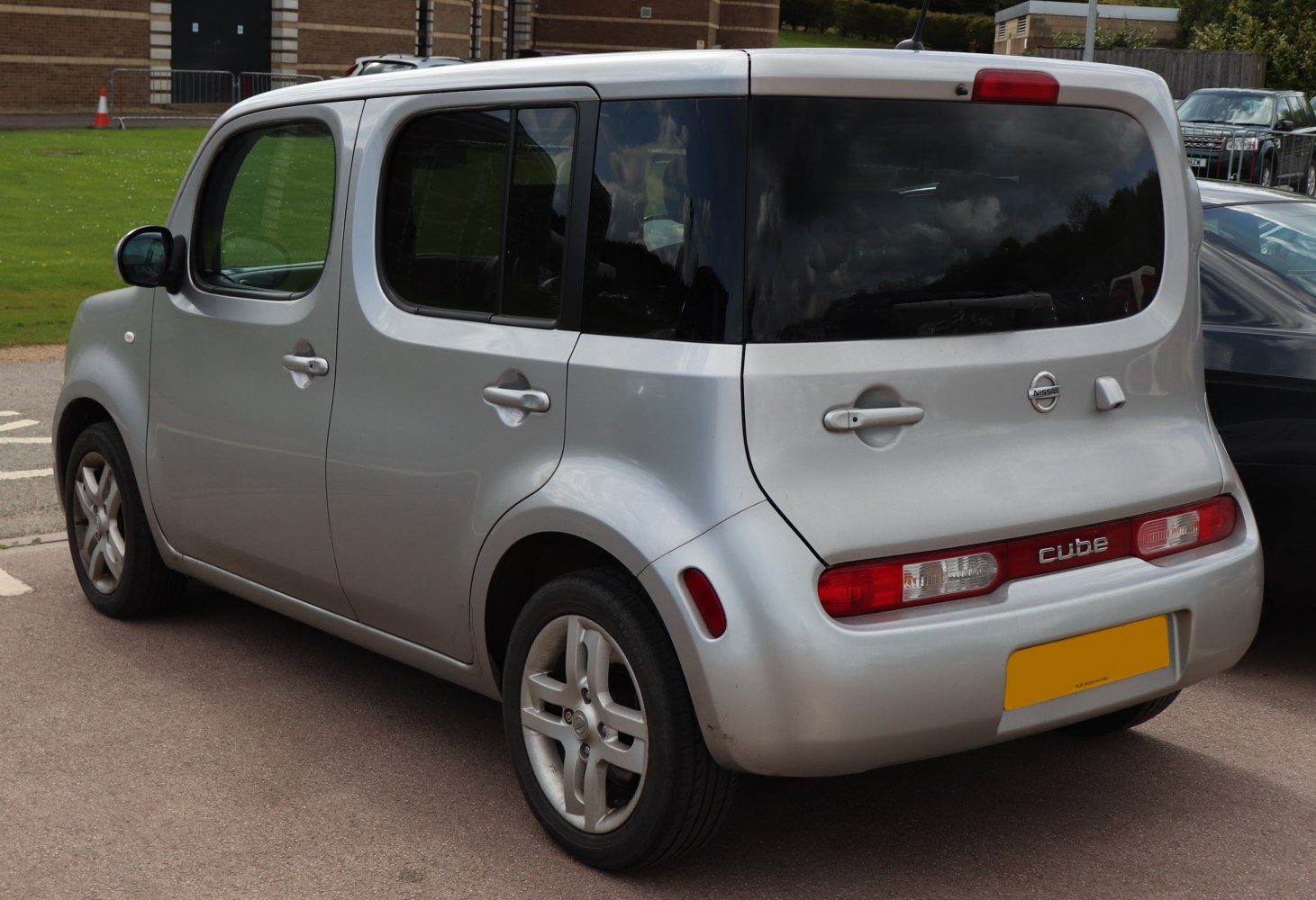 Nissan Cube 1.5 (109 Hp)