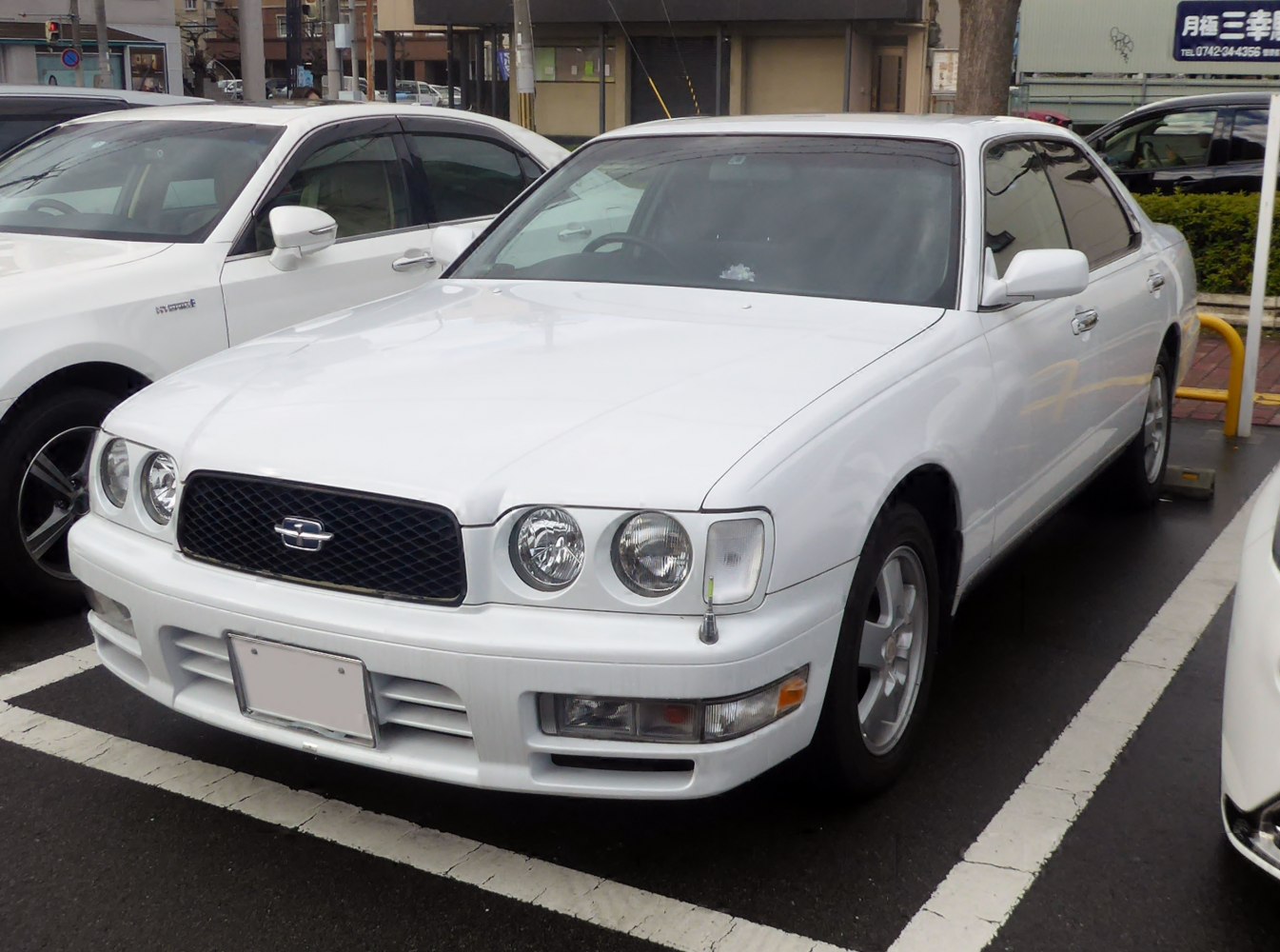 Nissan Gloria 3.0 i V6 24V (200 Hp)