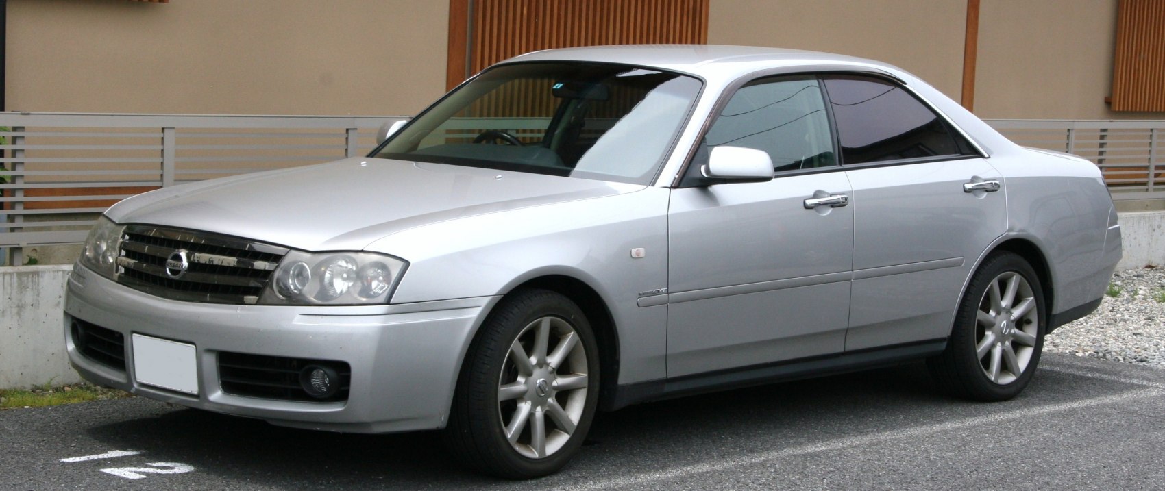 Nissan Gloria 2.5 i 24V T Four (260 Hp)