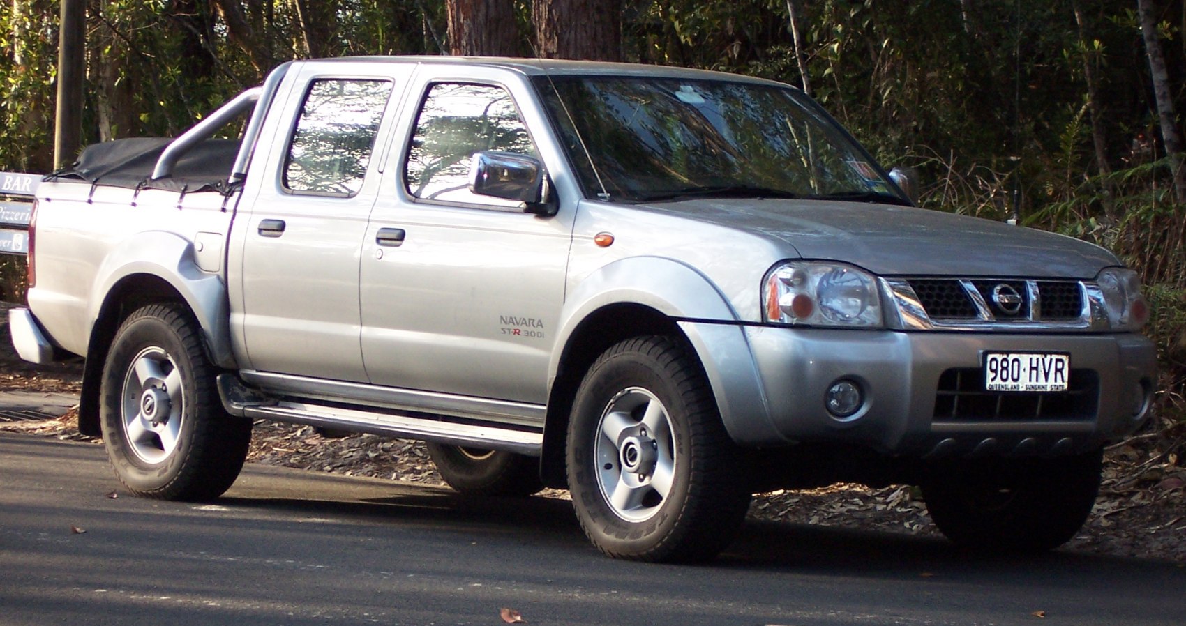 Nissan Navara 2.4 Double Cab 4WD (148 Hp)