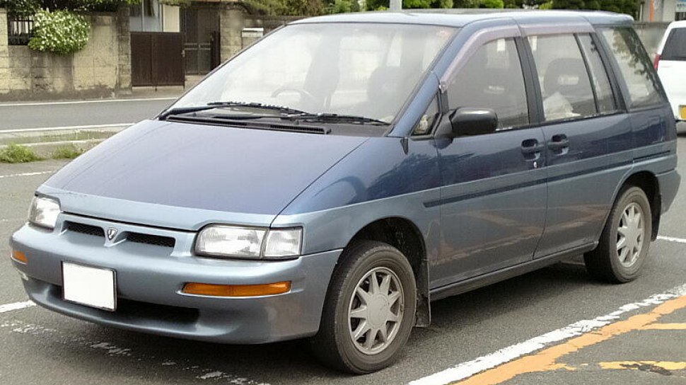 Nissan Prairie 2.0 4WD (91 Hp)