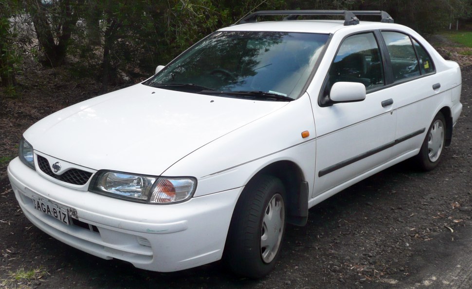 Nissan Pulsar 1.6 i (175 Hp)