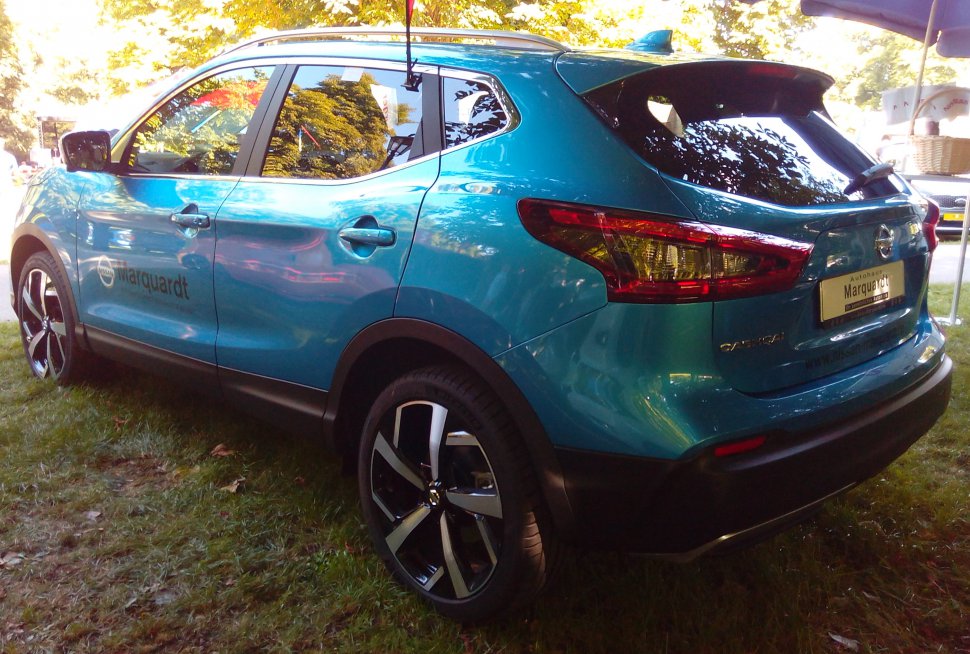 Nissan Qashqai 1.3i (160 Hp)