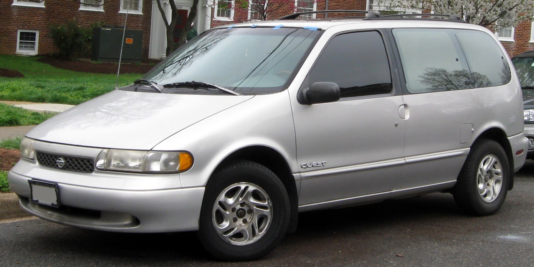 Nissan Quest 3.0 i (151 Hp)