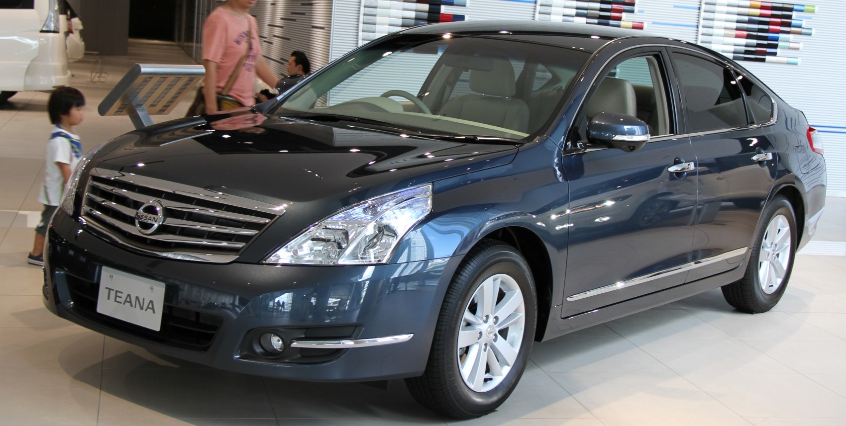 Nissan Teana 2.5i V6 24V (182 Hp)